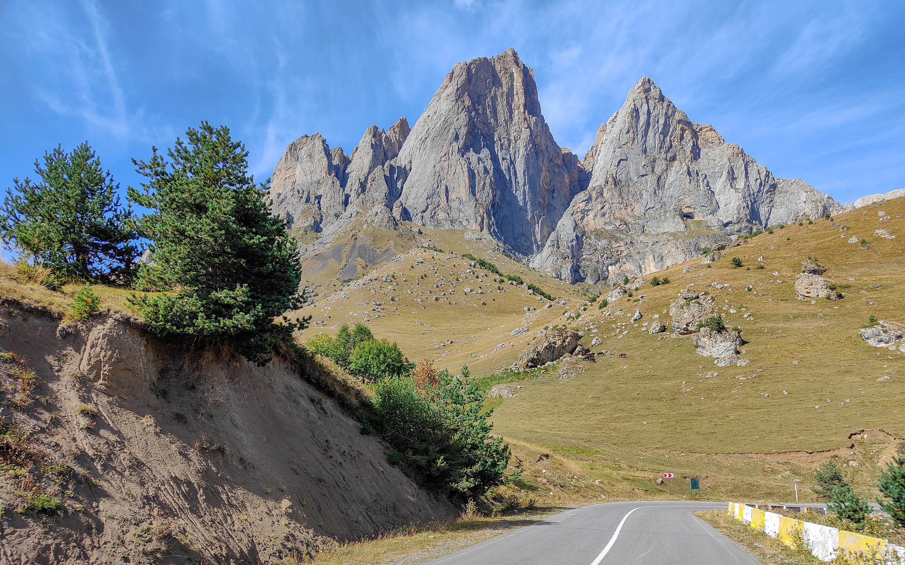 image Цей-Лоам и Ассинское ущелье