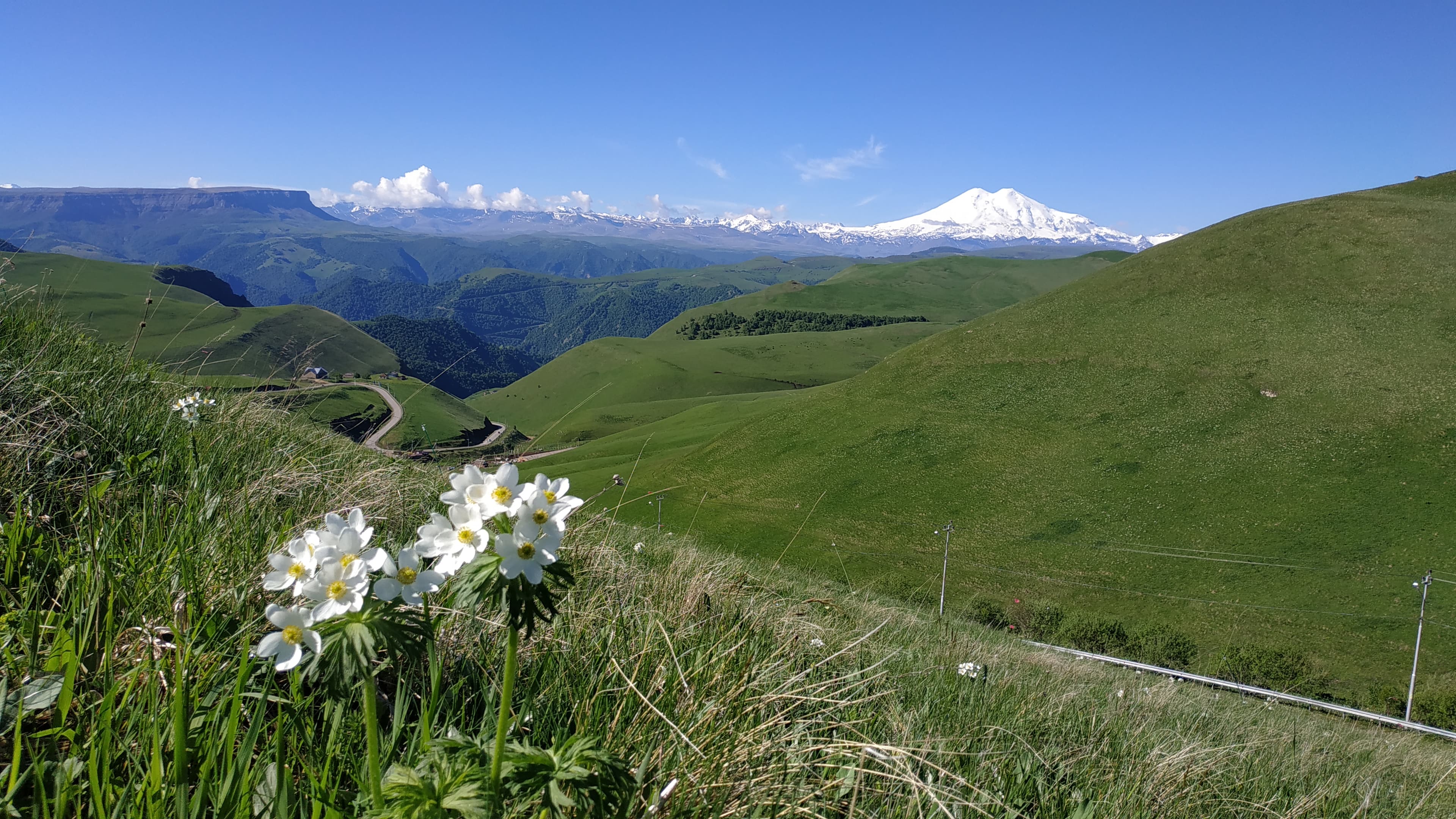 image Спуск в Долину Нарзанов