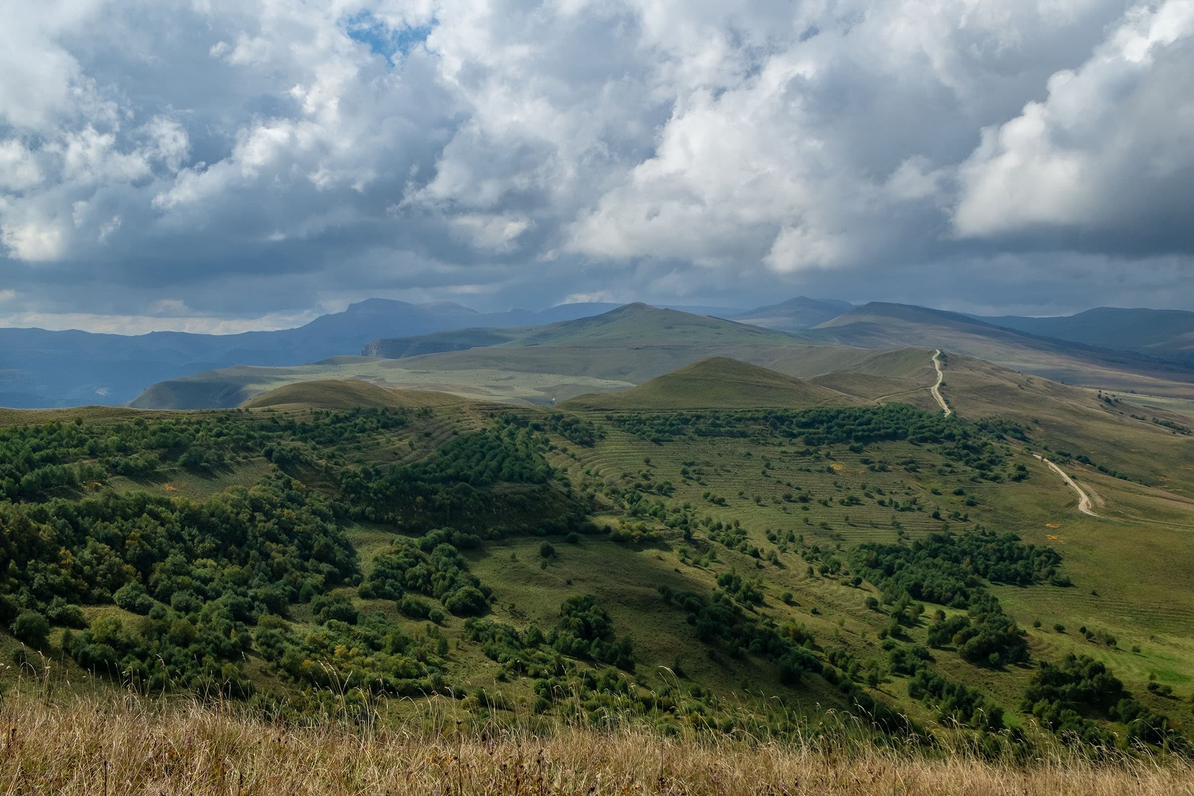 image Водораздельный хребет между реками Кичмалка и Хасаут