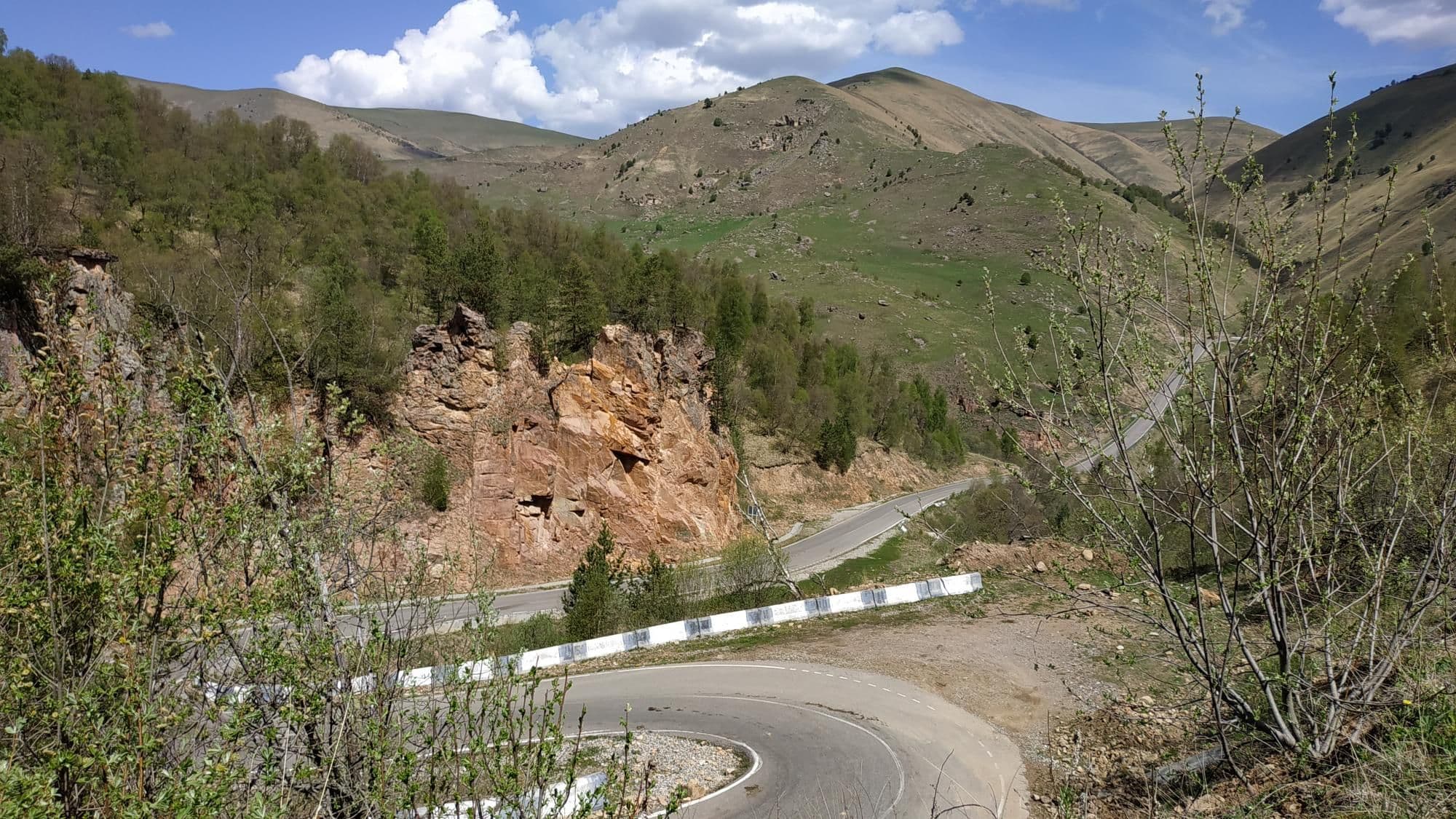 image Серпантин от реки Харбас