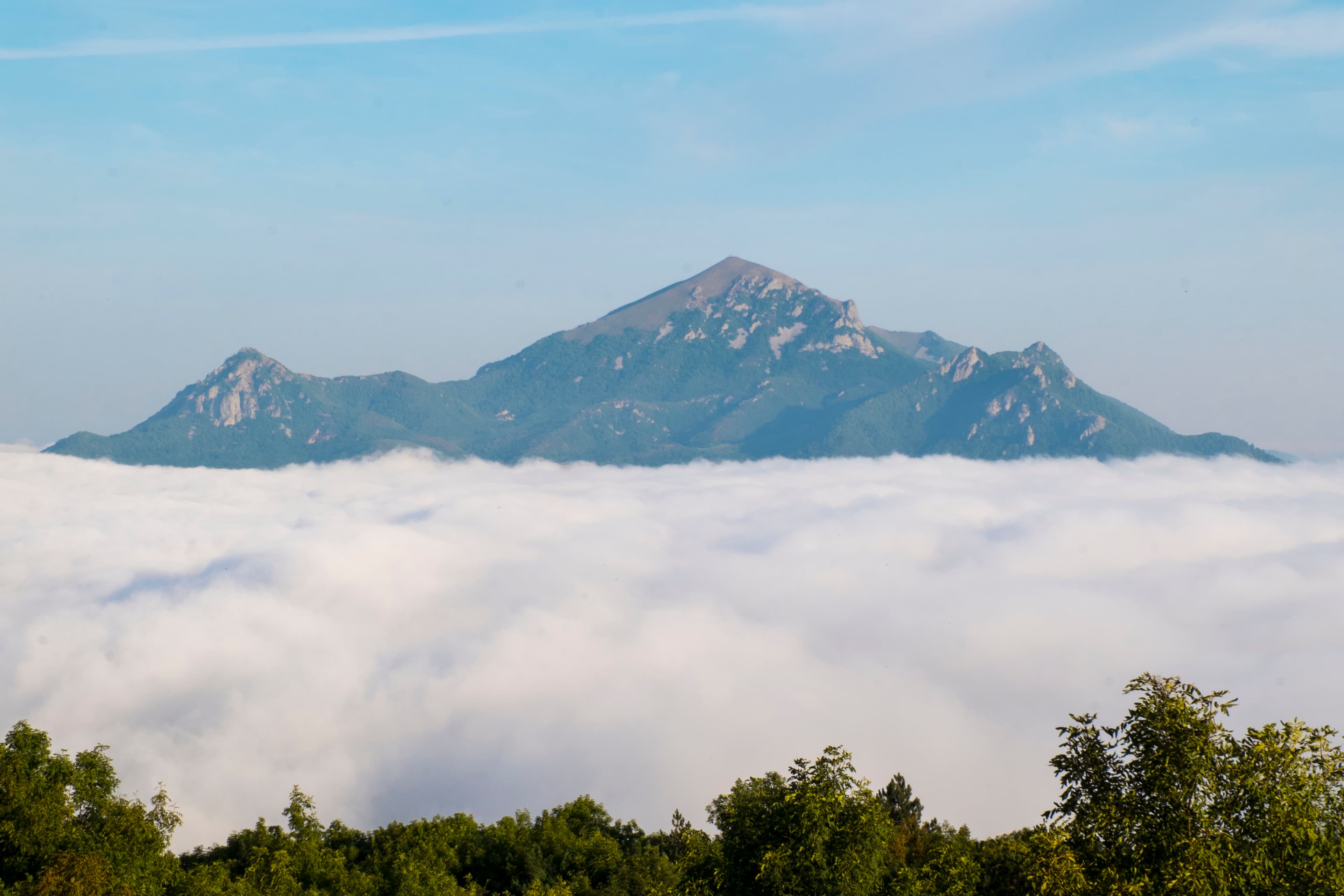 image Бештау и Монастырское озеро