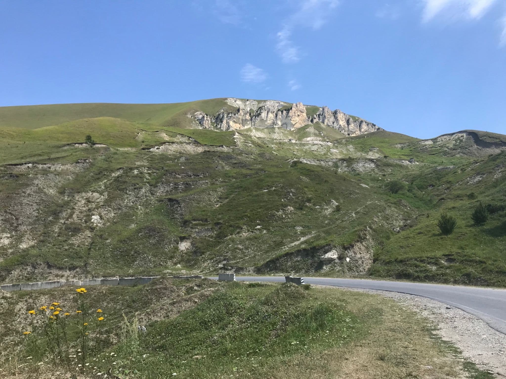 image Подъем на перевал возле Эльтаркач